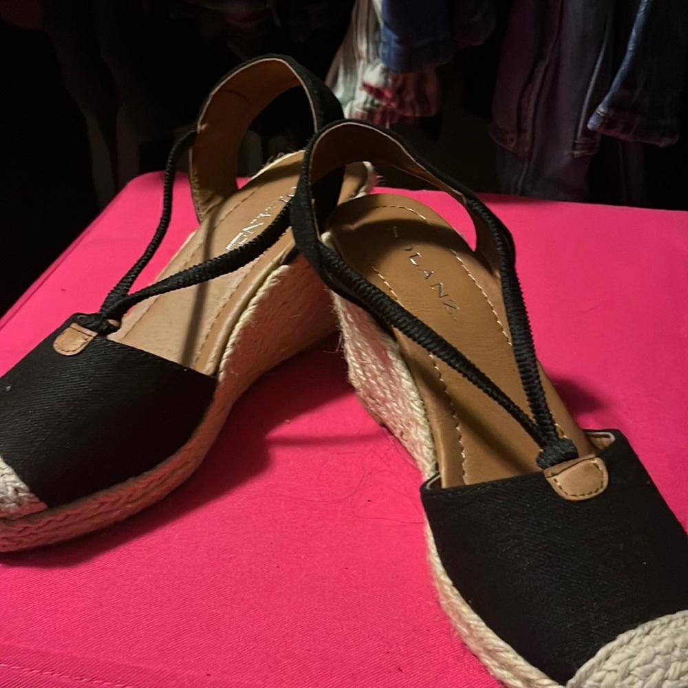 Close toe wedge